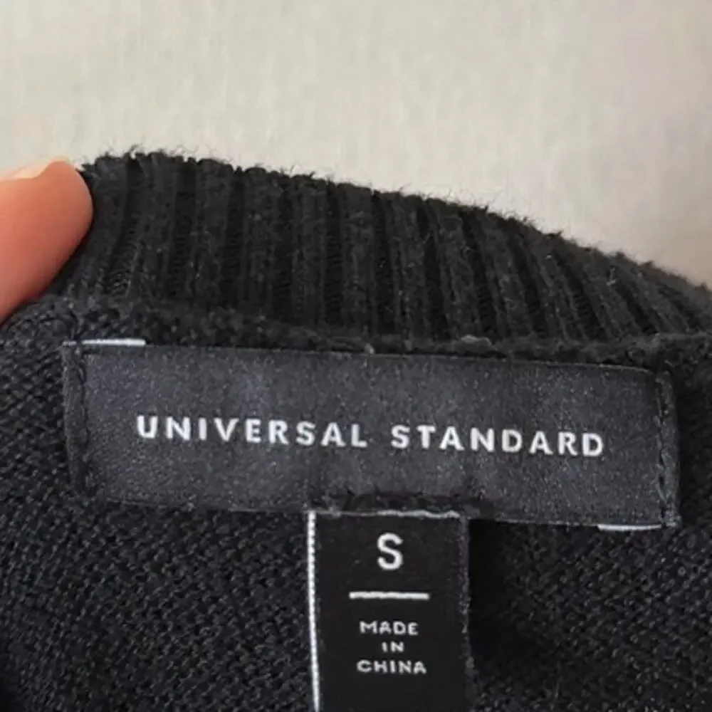 Universal Standard Black Knit Long Sleeve Crewneck Sweater